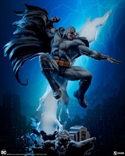 Batman: Dark Knight Returns - Batman Premium Format Statue | Merchandise