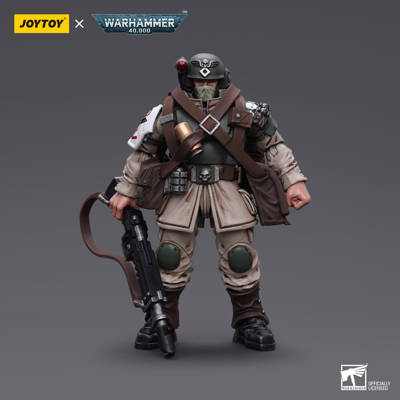 Warhammer Collectibles: 1/18 Scale Astra Militarum Cadian Command Squad Veteran with Medi-pack/Product Detail/Figurines