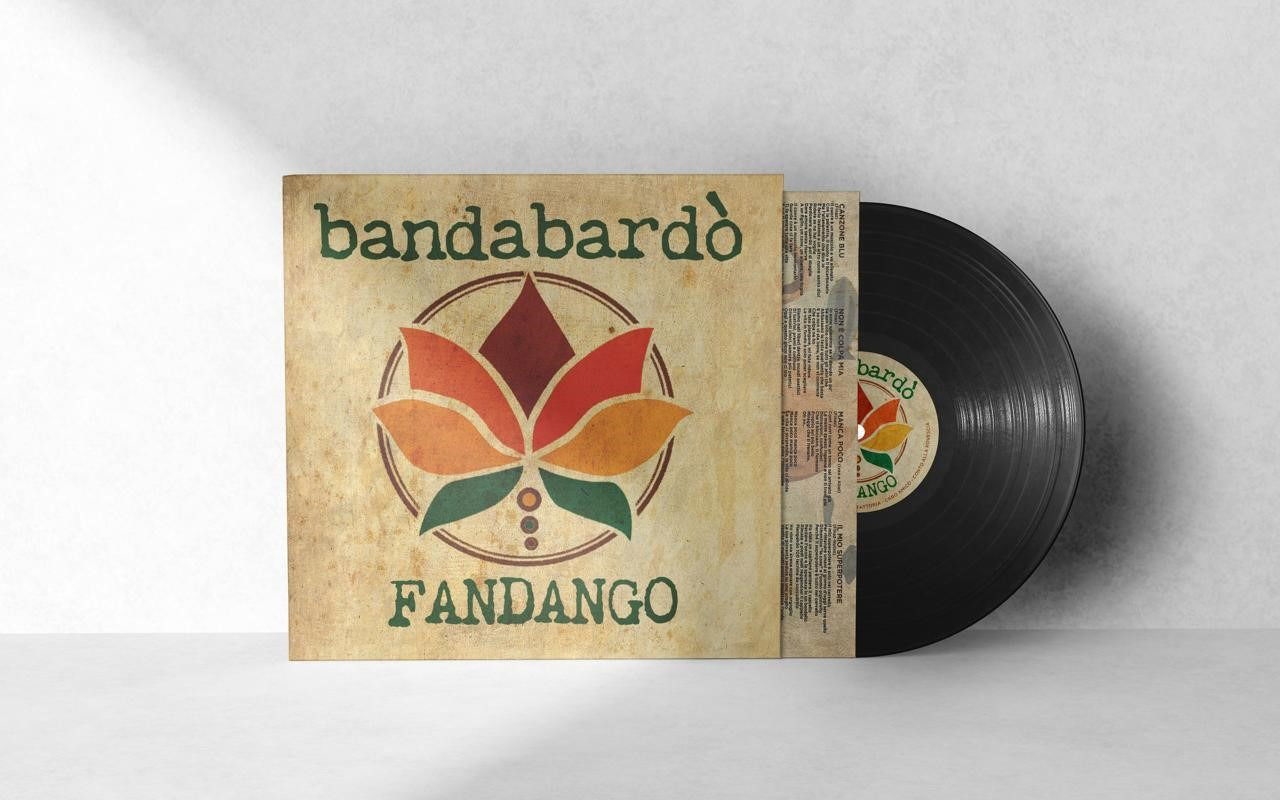 Fandango/Product Detail/World
