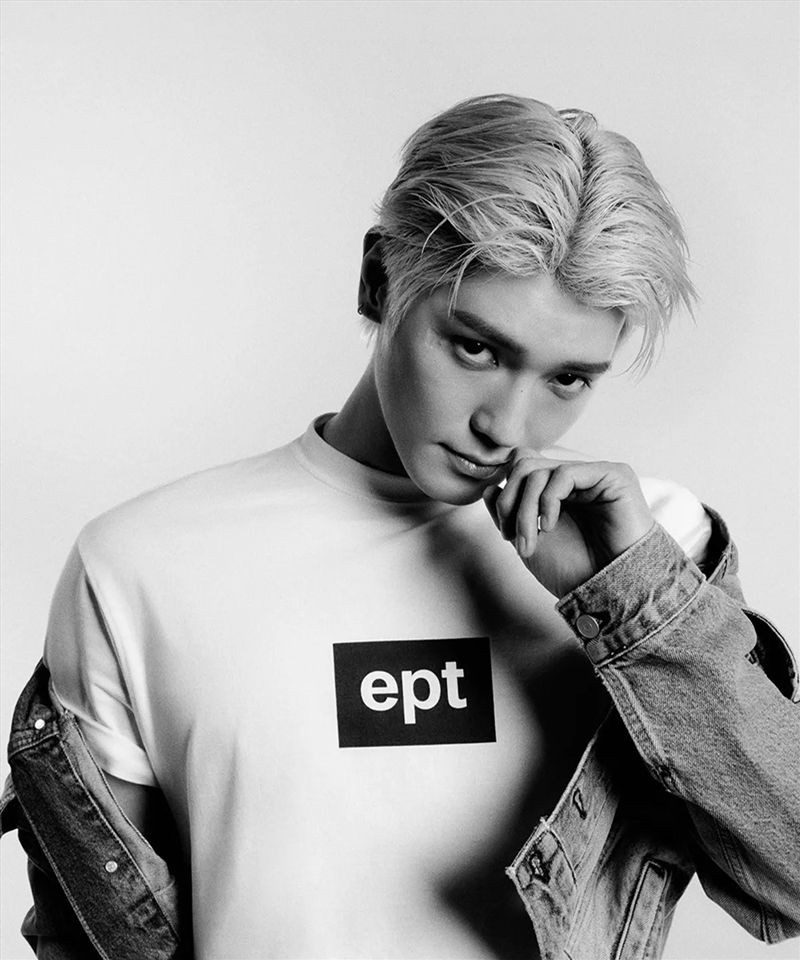 [Nct Taeyong Pick] Color Box Logo T-Shirt - Navy / L/Product Detail/KPOP Merch