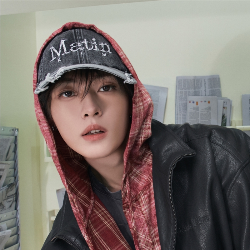 [With Skz Lee Know] Matin Kim Vintage Distressed Denim Ball Cap In Black/Product Detail/KPOP Merch