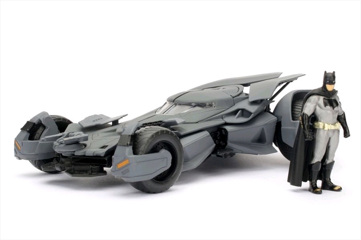 Batman v Superman: Dawn of Justice - Batmobile 1:24 with Batman/Product Detail/Figurines