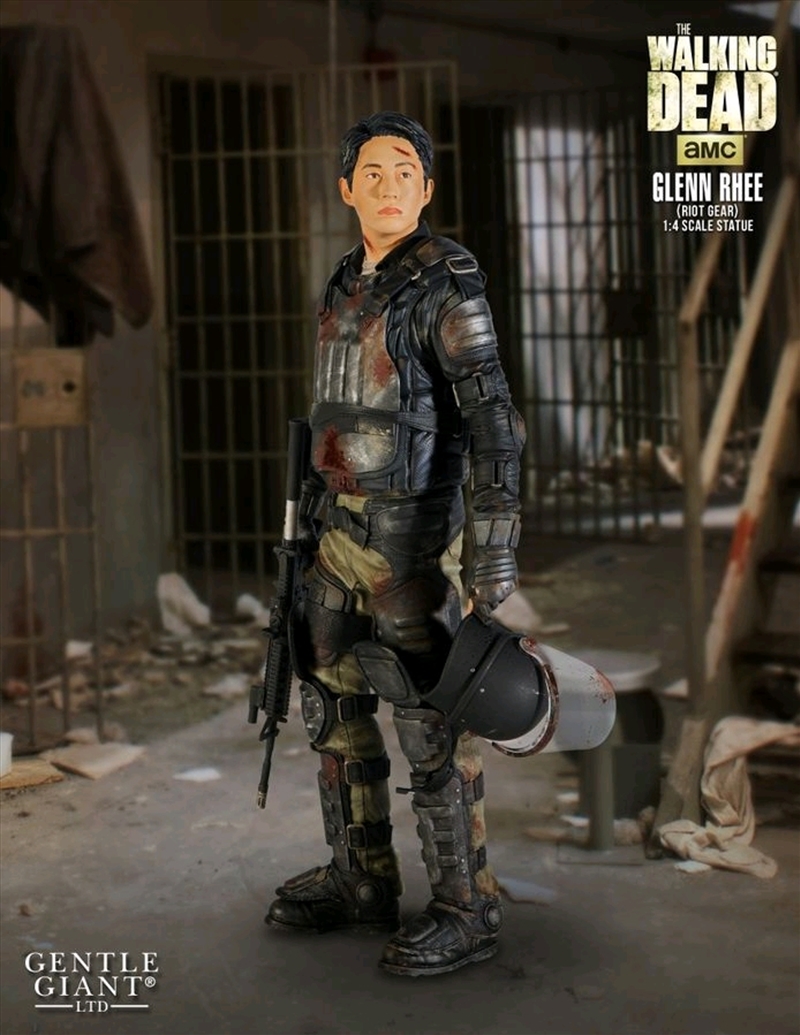 The Walking Dead - Glenn in Riot Gear 1:4 Scale Statue/Product Detail/Statues