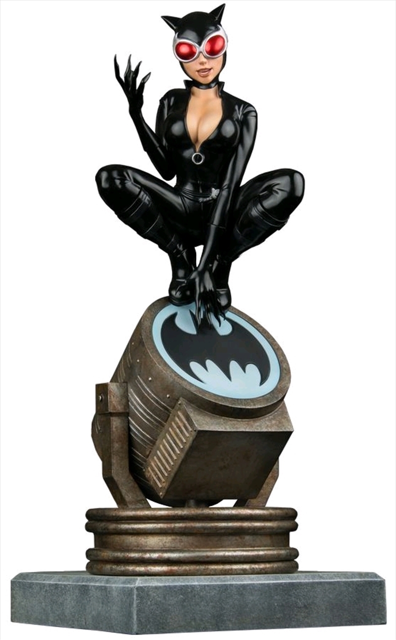 Buy Batman Catwoman on LightUp BatSignal Limited Edition Statue in