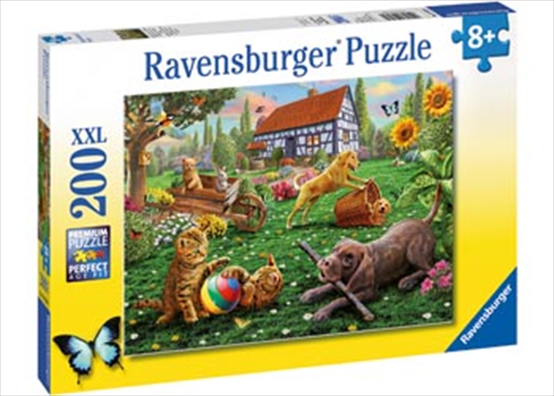Playing In The Yard 200 Piece Puzzle/Product Detail/Nature and Animals