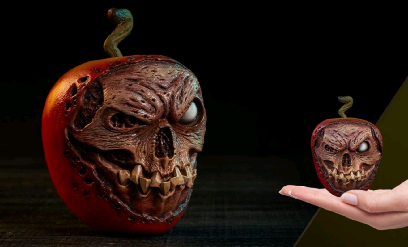 Court of the Dead - Skull Apple (Rotten) Prop Replica/Product Detail/Replicas