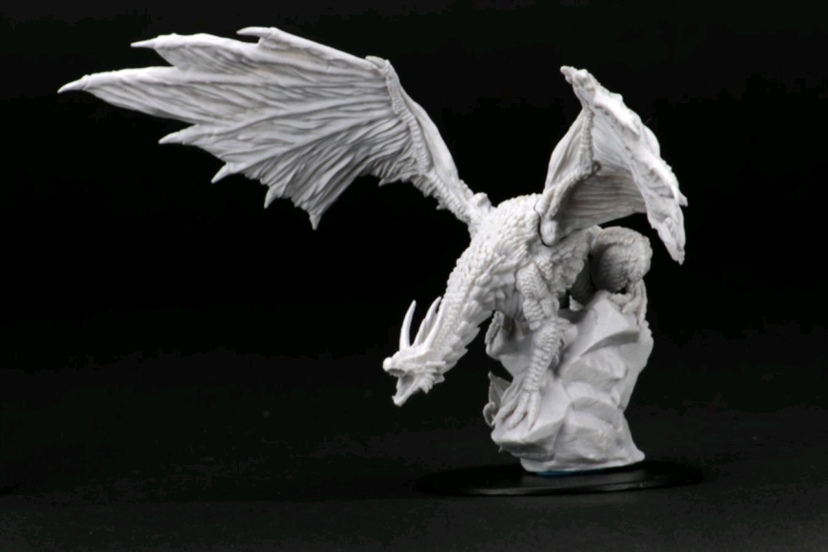 Pathfinder - Deep Cuts Unpainted Miniatures: Silver Dragon/Product Detail/RPG Games