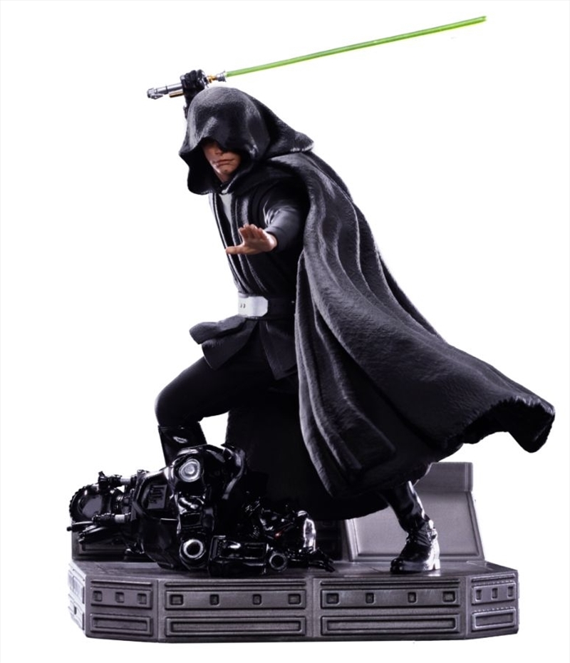 Star Wars: The Mandalorian - Luke Skywalker Combat Version 1:10 Scale Statue | Merchandise