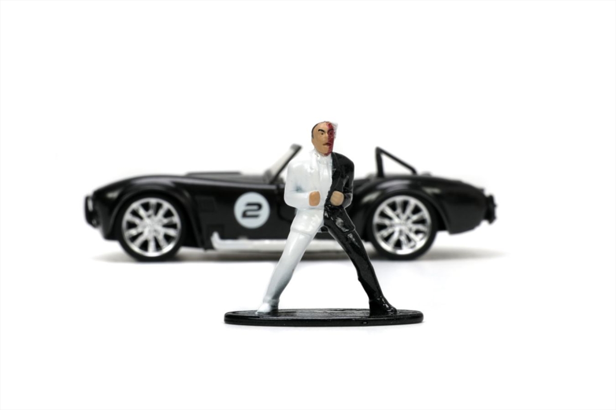 Batman (comics) - 1965 Shelby Cobra with Two-Face Figure 1:32 Scale/Product Detail/Figurines